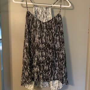 Reversible Barcelona tank